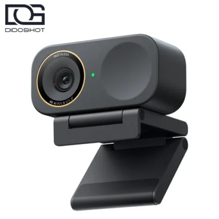 نمای زاویه دار Insta360 Link 2C Pro روی پایه مغناطیسی